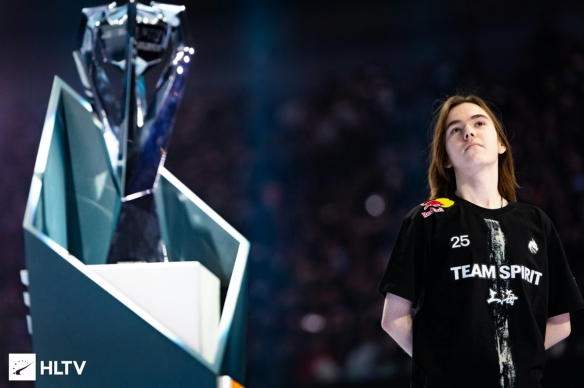 还在纠结S赛会出什么阵容？这些英雄可比塞拉斯球女靠谱多了