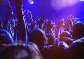 精选创新玩法，互动体验升级内容，赏金国际与你一同发现更多精彩。 - 赏金国际